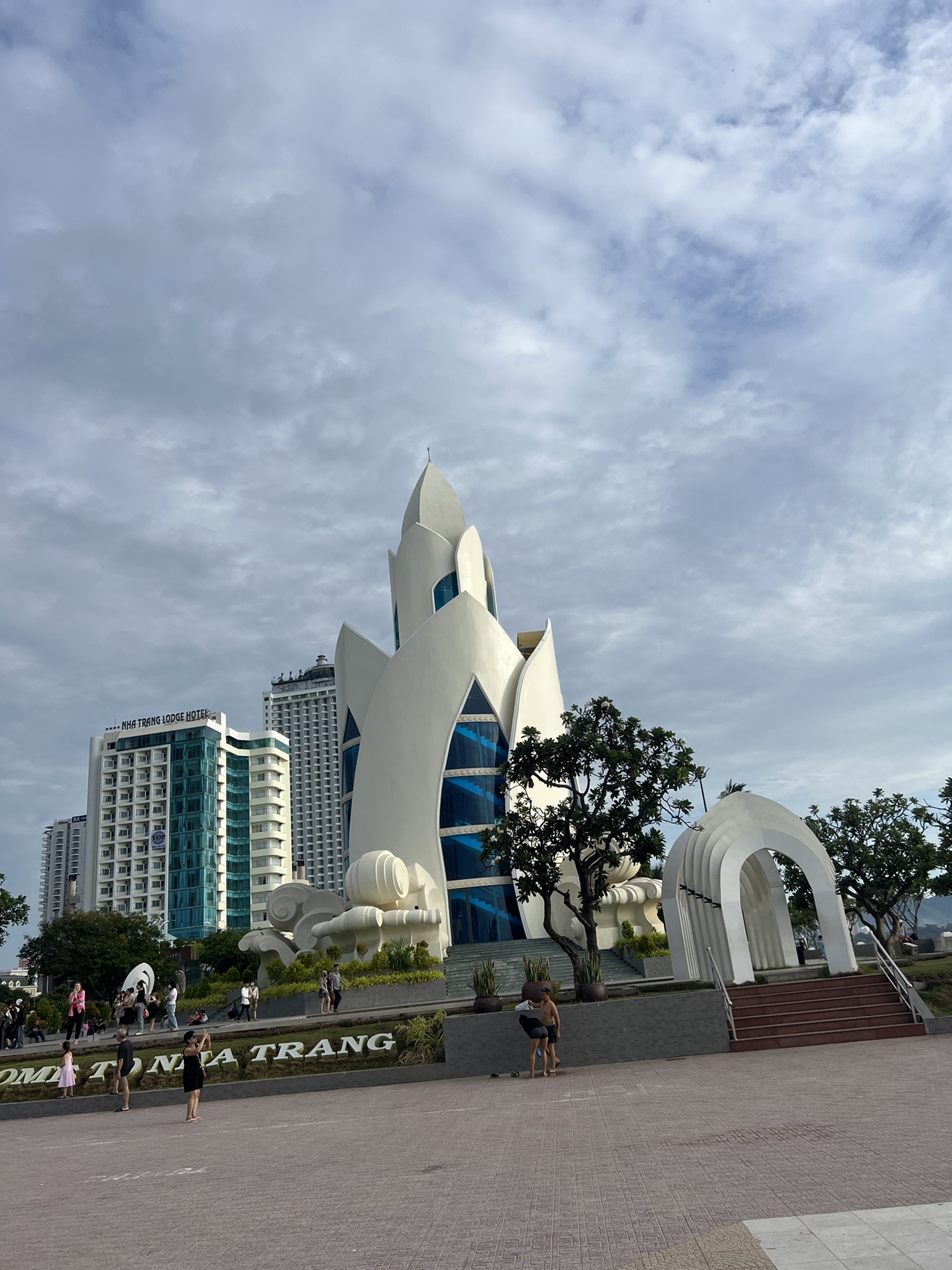 TRÌNH TỰ THỦ TỤC ĐĂNG KÝ ĐẤT ĐAI, TÀI SẢN GẮN LIỀN VỚI ĐẤT CỦA TỔ CHỨC, NGƯỜI GỐC VIỆT NAM ĐỊNH CƯ NƯỚC NGOÀI